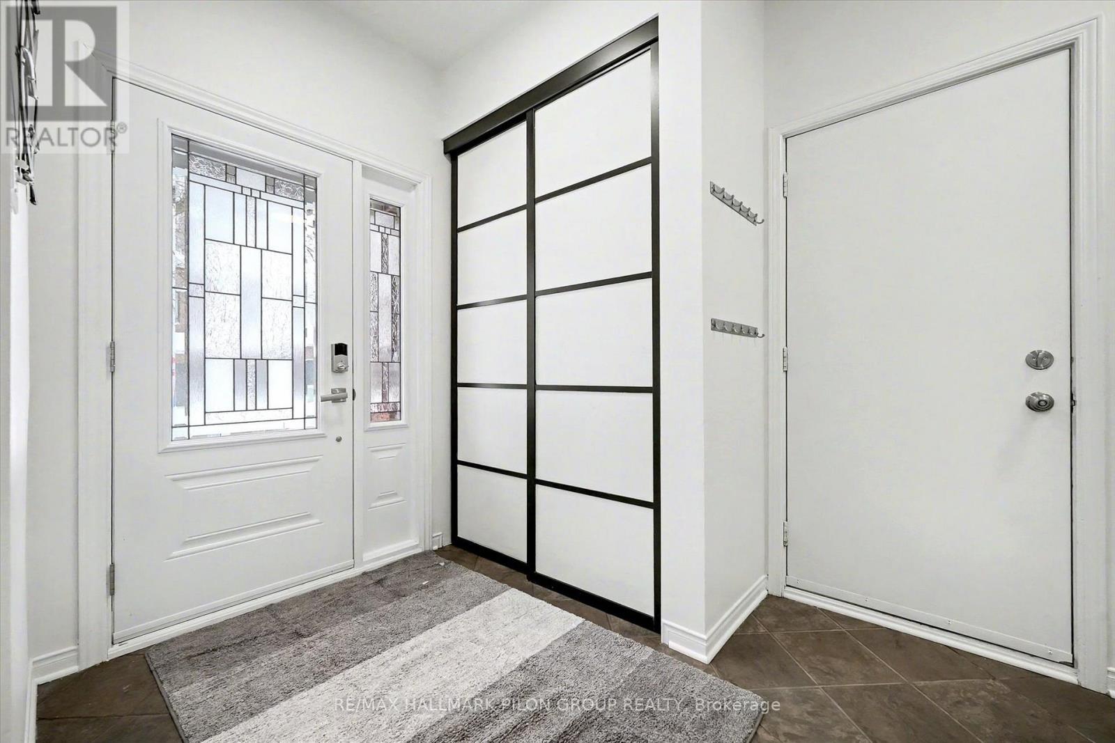 2112 Sandy Oaks Drive, Ottawa, ON - Indoor Photo Showing Other Room