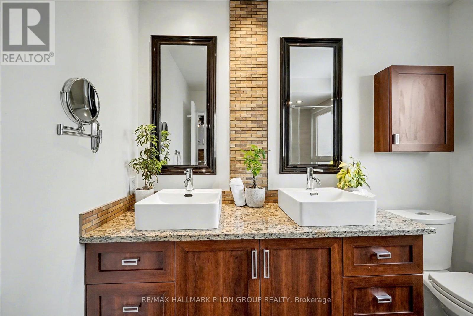 2112 Sandy Oaks Drive, Ottawa, ON - Indoor Photo Showing Bathroom