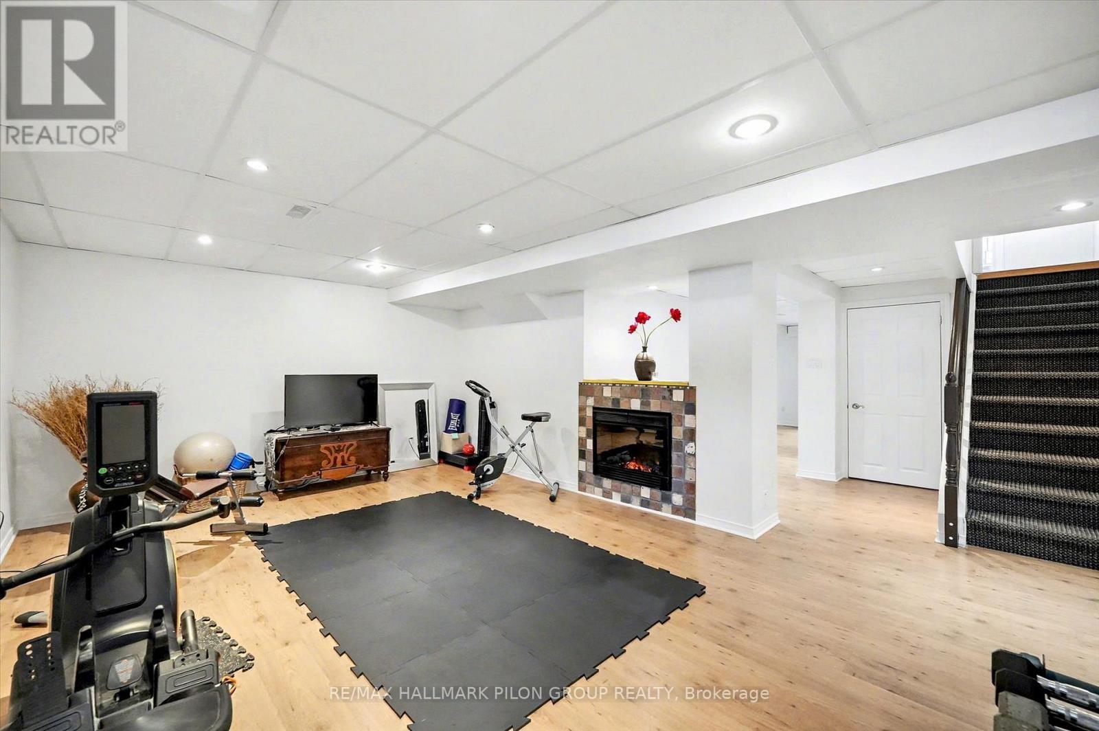 2112 Sandy Oaks Drive, Ottawa, ON - Indoor