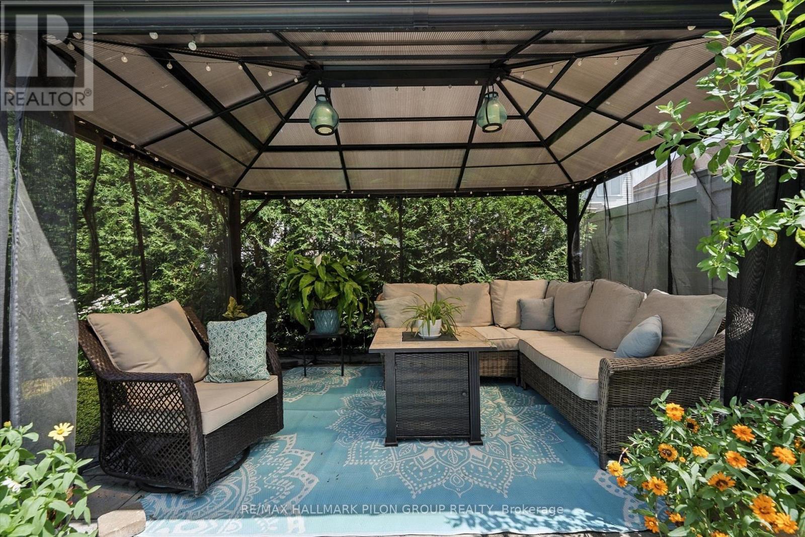 2112 Sandy Oaks Drive, Ottawa, ON - Outdoor With Deck Patio Veranda