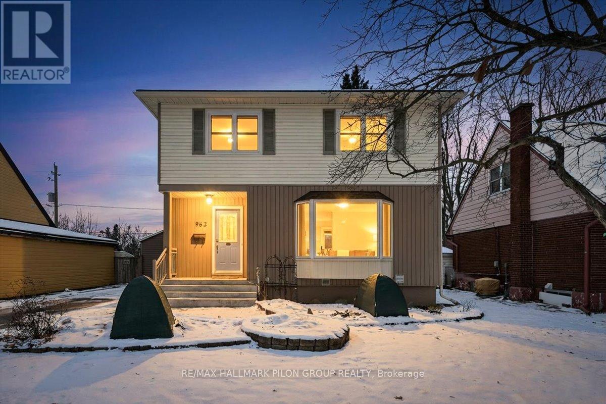 962 Weston Drive, Ottawa, ON - Outdoor With Exterior