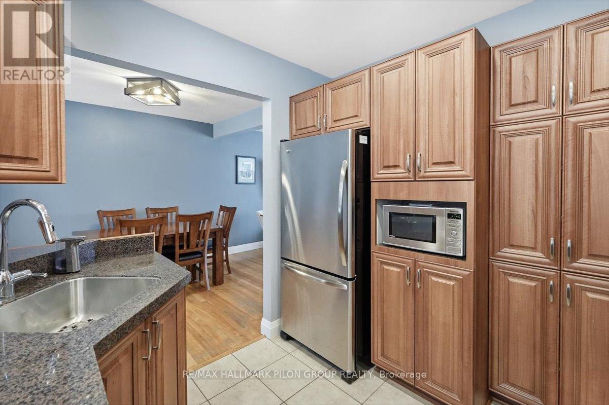962 Weston Drive, Ottawa, ON - Indoor Photo Showing Kitchen