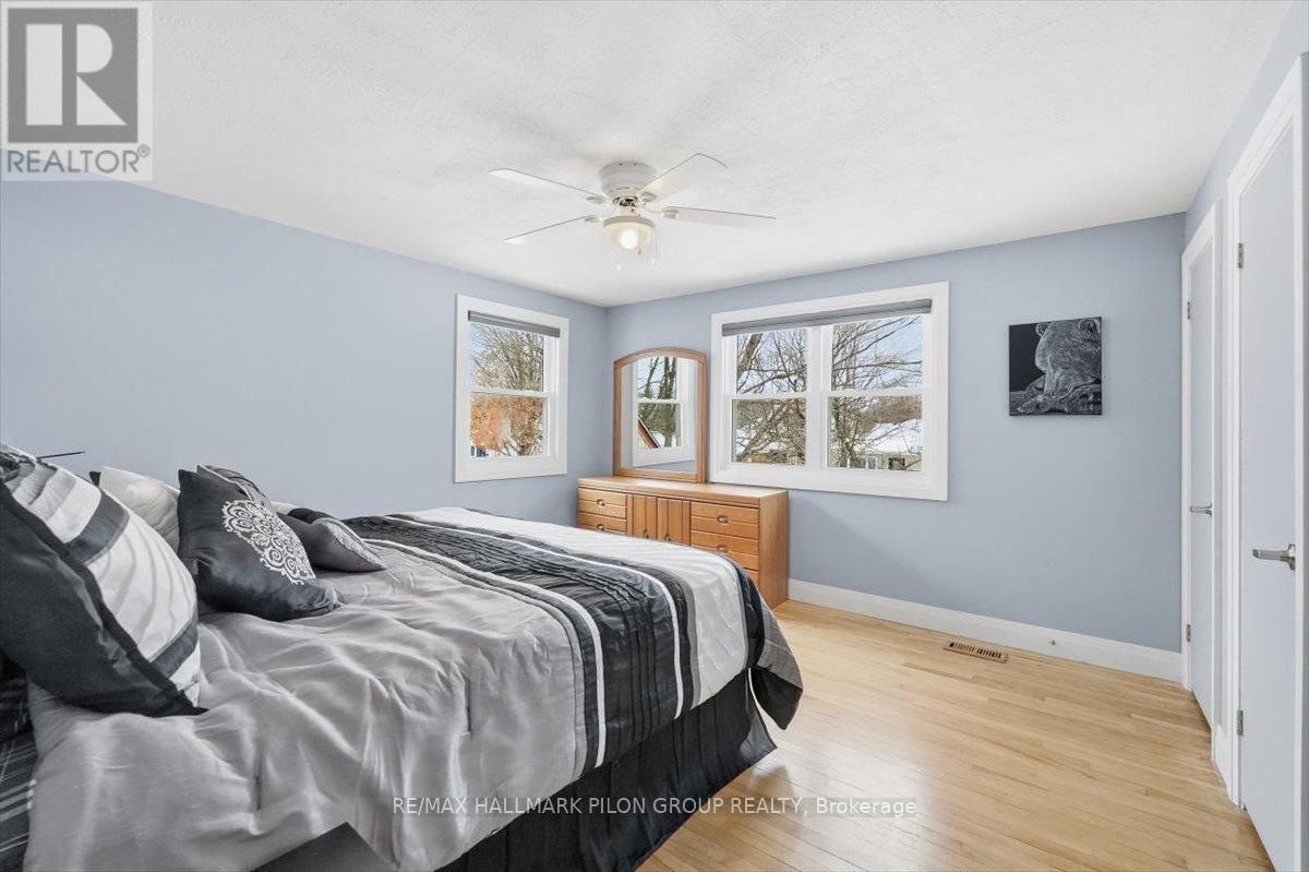 962 Weston Drive, Ottawa, ON - Indoor Photo Showing Bedroom