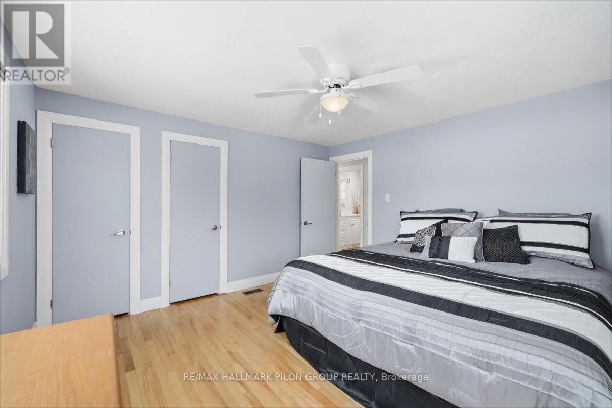 962 Weston Drive, Ottawa, ON - Indoor Photo Showing Bedroom