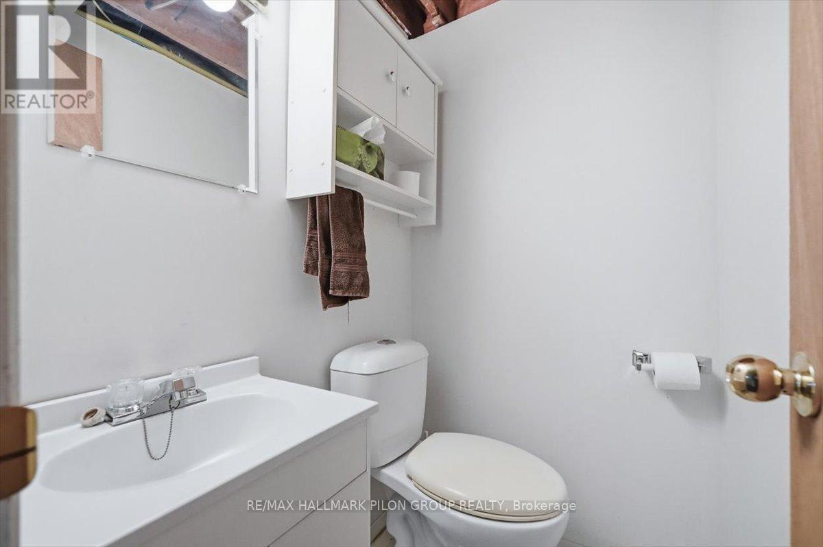 962 Weston Drive, Ottawa, ON - Indoor Photo Showing Bathroom