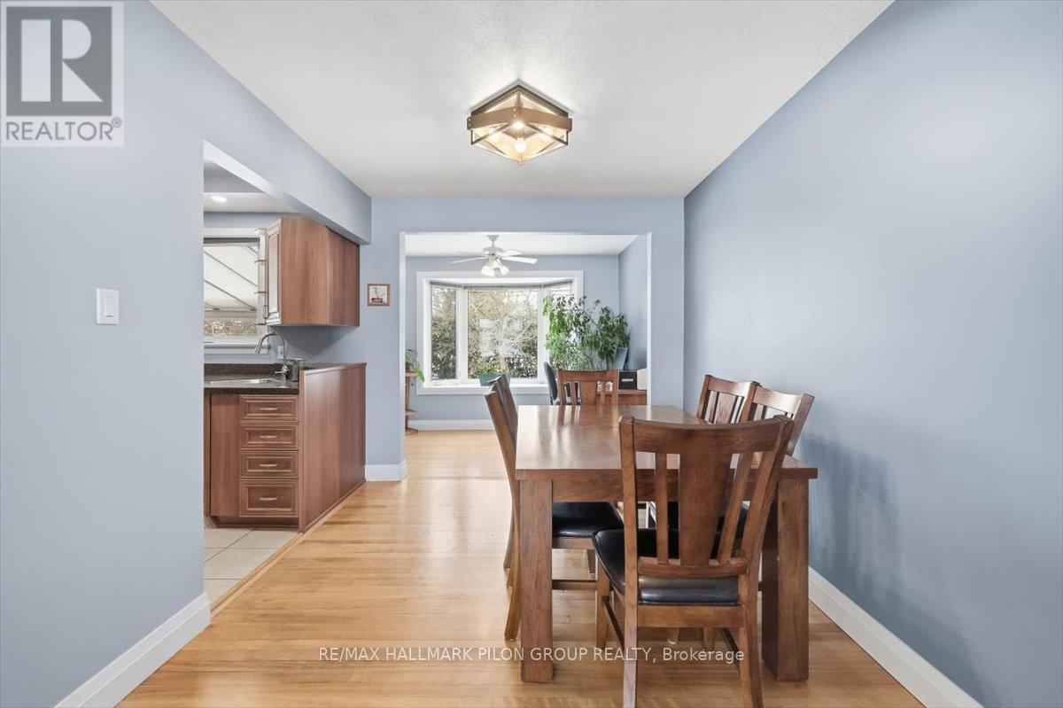 962 Weston Drive, Ottawa, ON - Indoor Photo Showing Dining Room