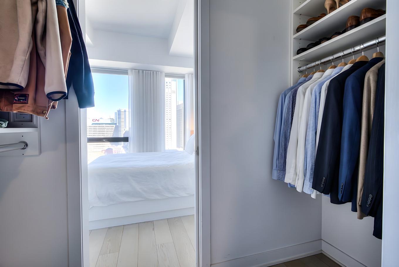 Walk-in closet - 1706-1288 Av. Des Canadiens-De-Montréal, Montréal (Ville-Marie), QC - Indoor With Storage