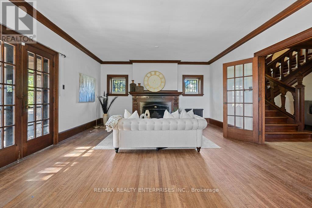 1520 Pinetree Crescent, Mississauga, ON - Indoor