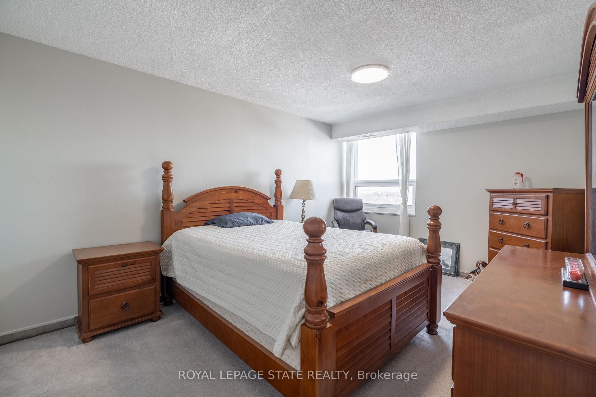 1218-500 Green Road, Hamilton, ON - Indoor Photo Showing Bedroom