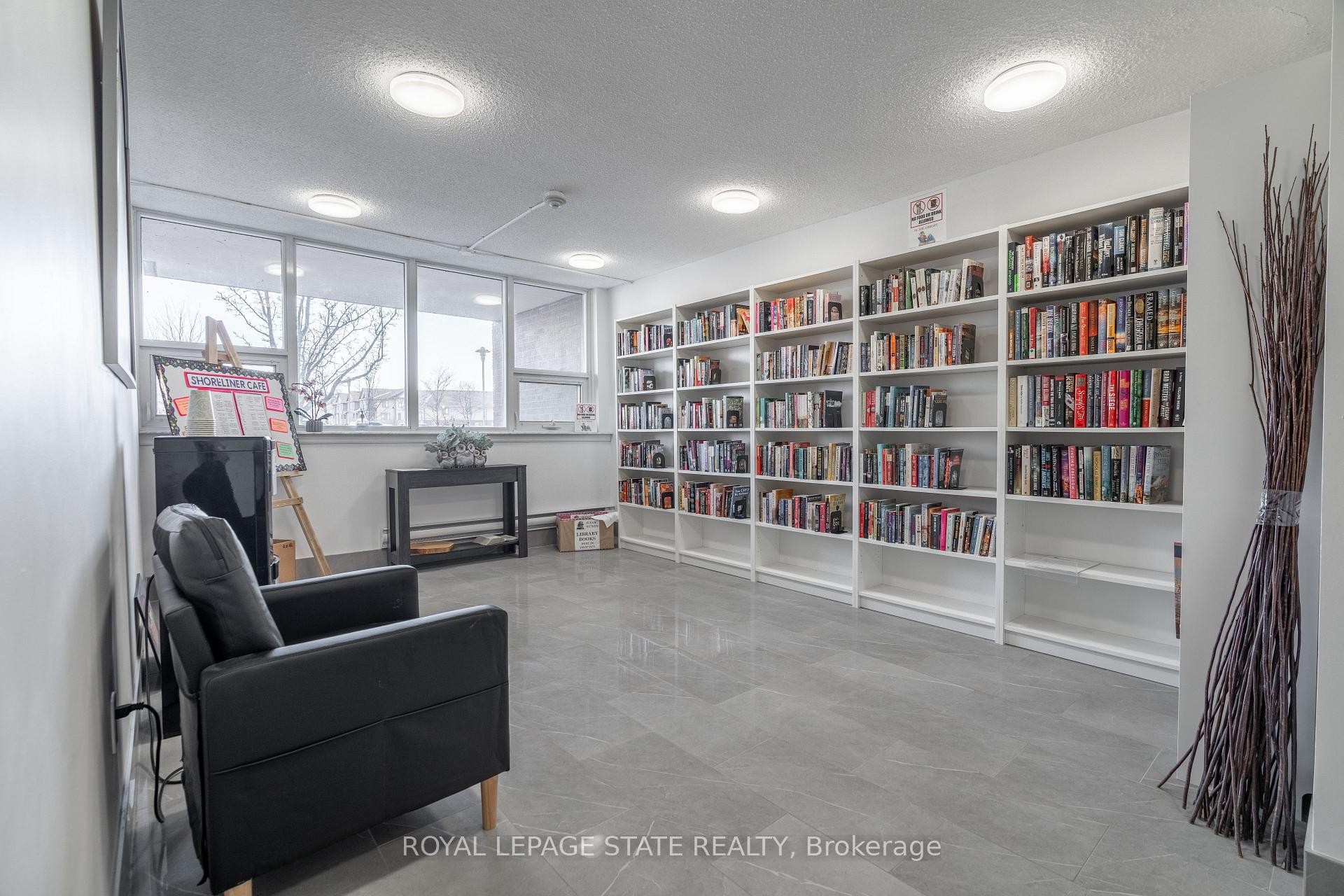 1218-500 Green Road, Hamilton, ON - Indoor