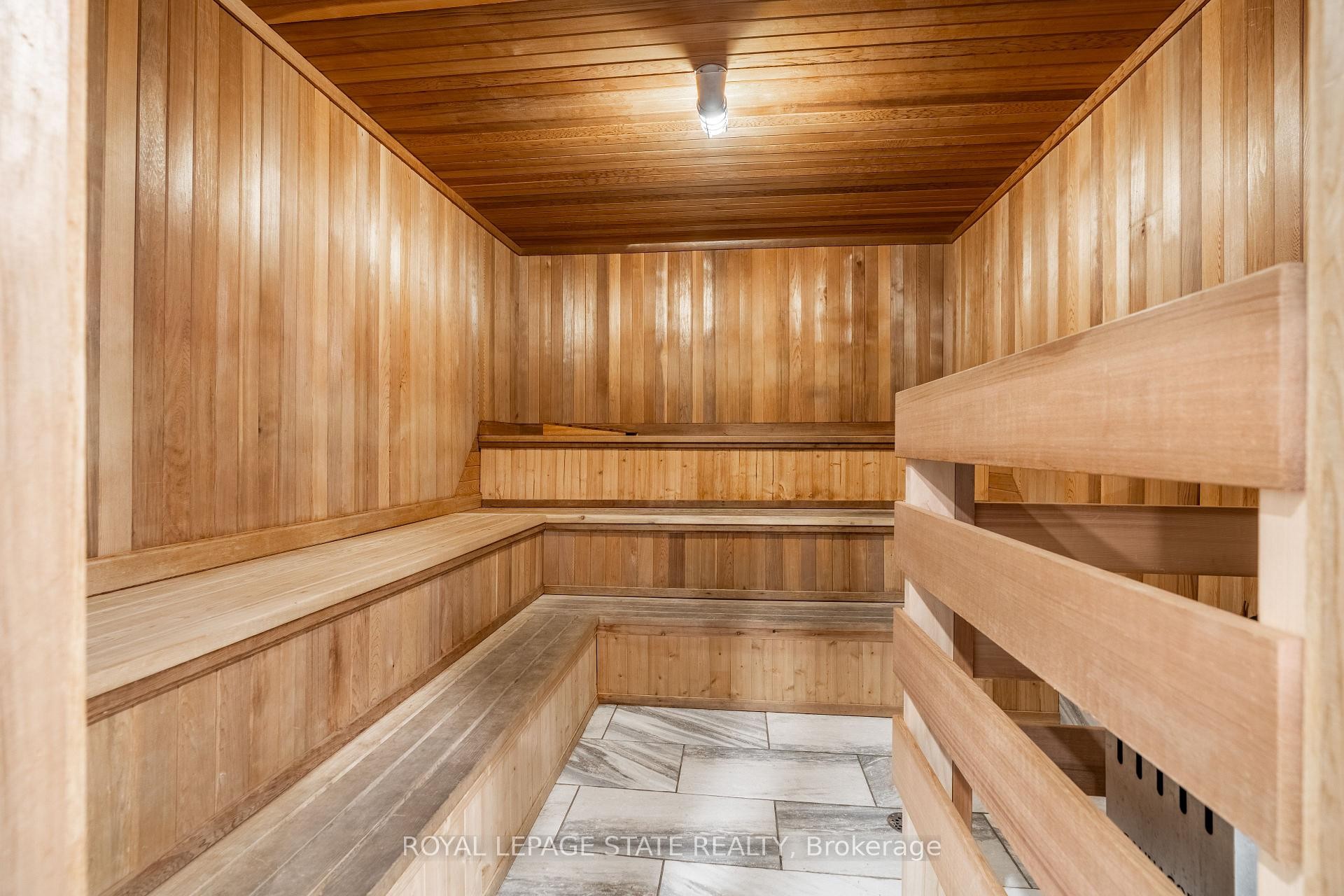 1218-500 Green Road, Hamilton, ON - Indoor Photo Showing Other Room