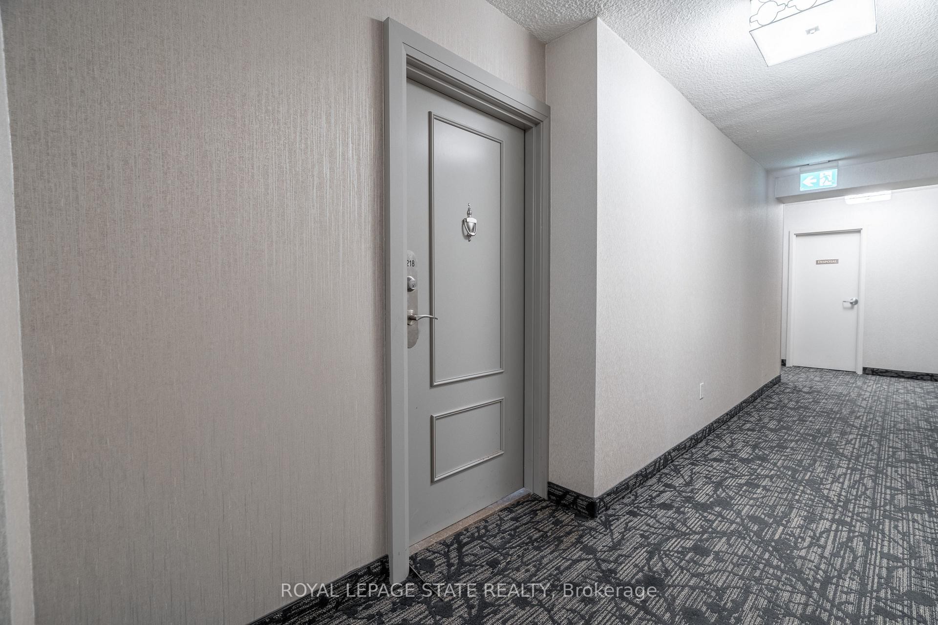 1218-500 Green Road, Hamilton, ON - Indoor Photo Showing Other Room