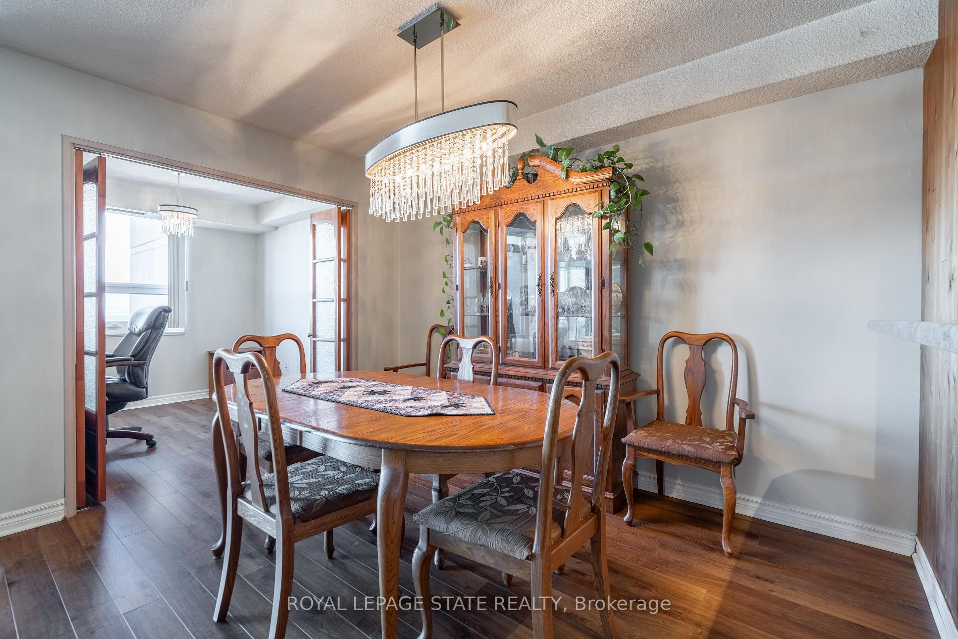 1218-500 Green Road, Hamilton, ON - Indoor Photo Showing Dining Room