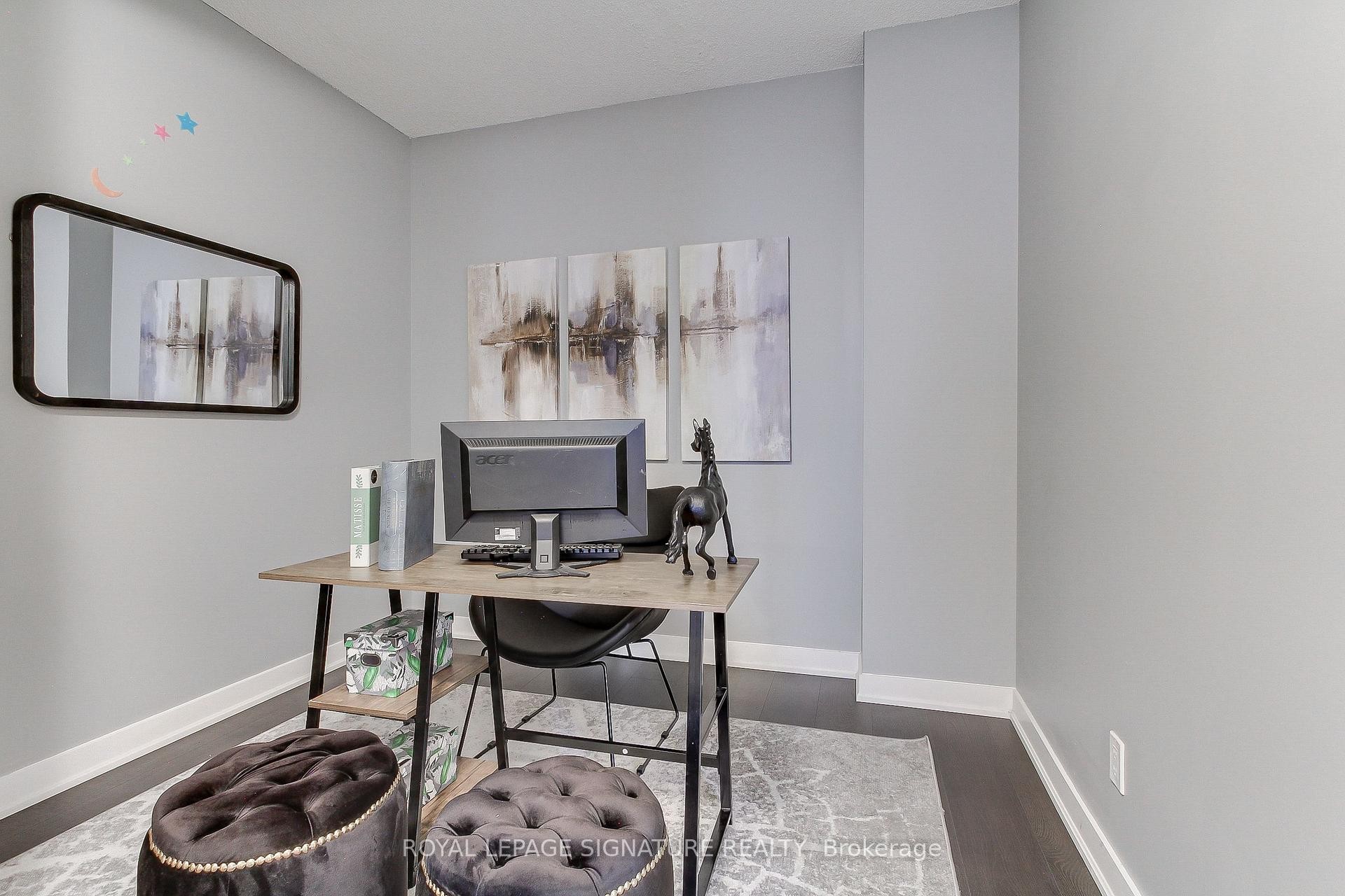 618-199 Richmond Street W, Toronto, ON - Indoor Photo Showing Office