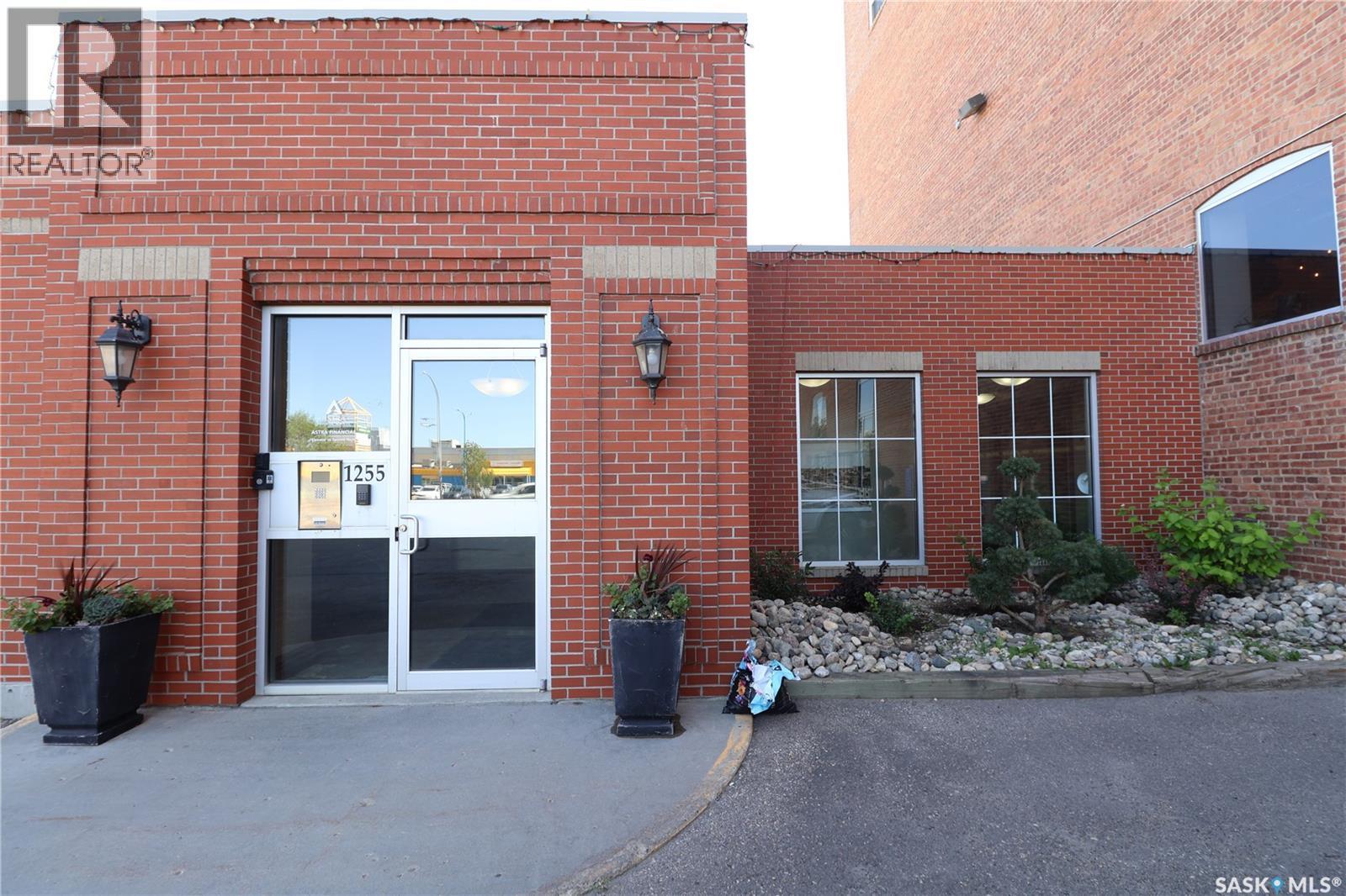 302 1275 Broad Street, Regina, SK - Outdoor With Exterior