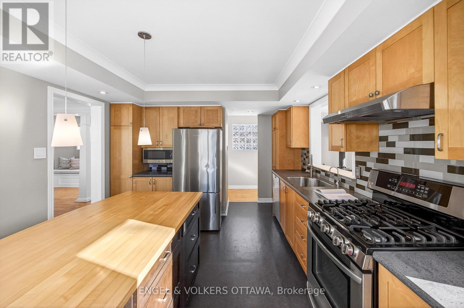 66 Aylmer Avenue, Ottawa, ON - Indoor Photo Showing Kitchen With Double Sink