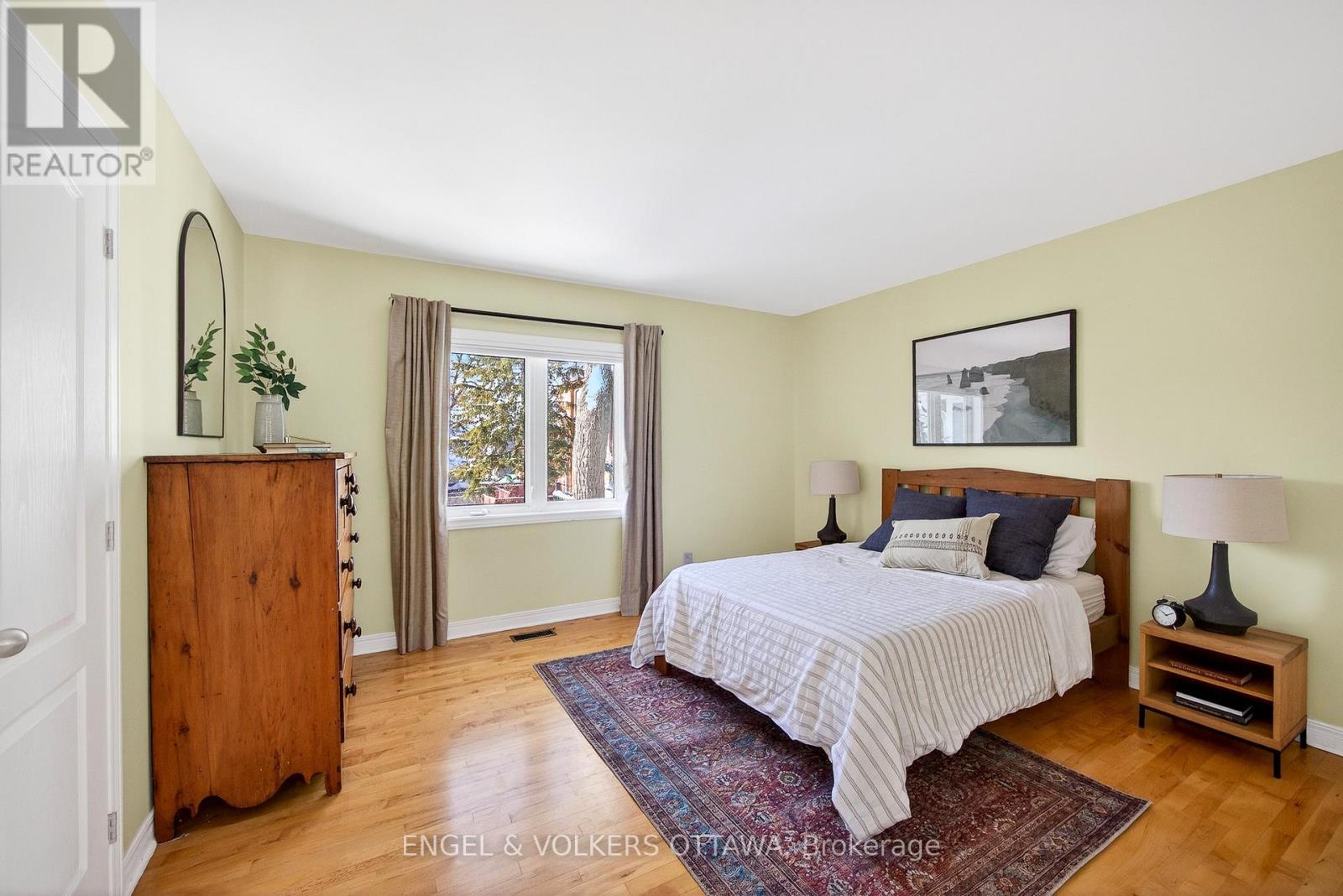 66 Aylmer Avenue, Ottawa, ON - Indoor Photo Showing Bedroom