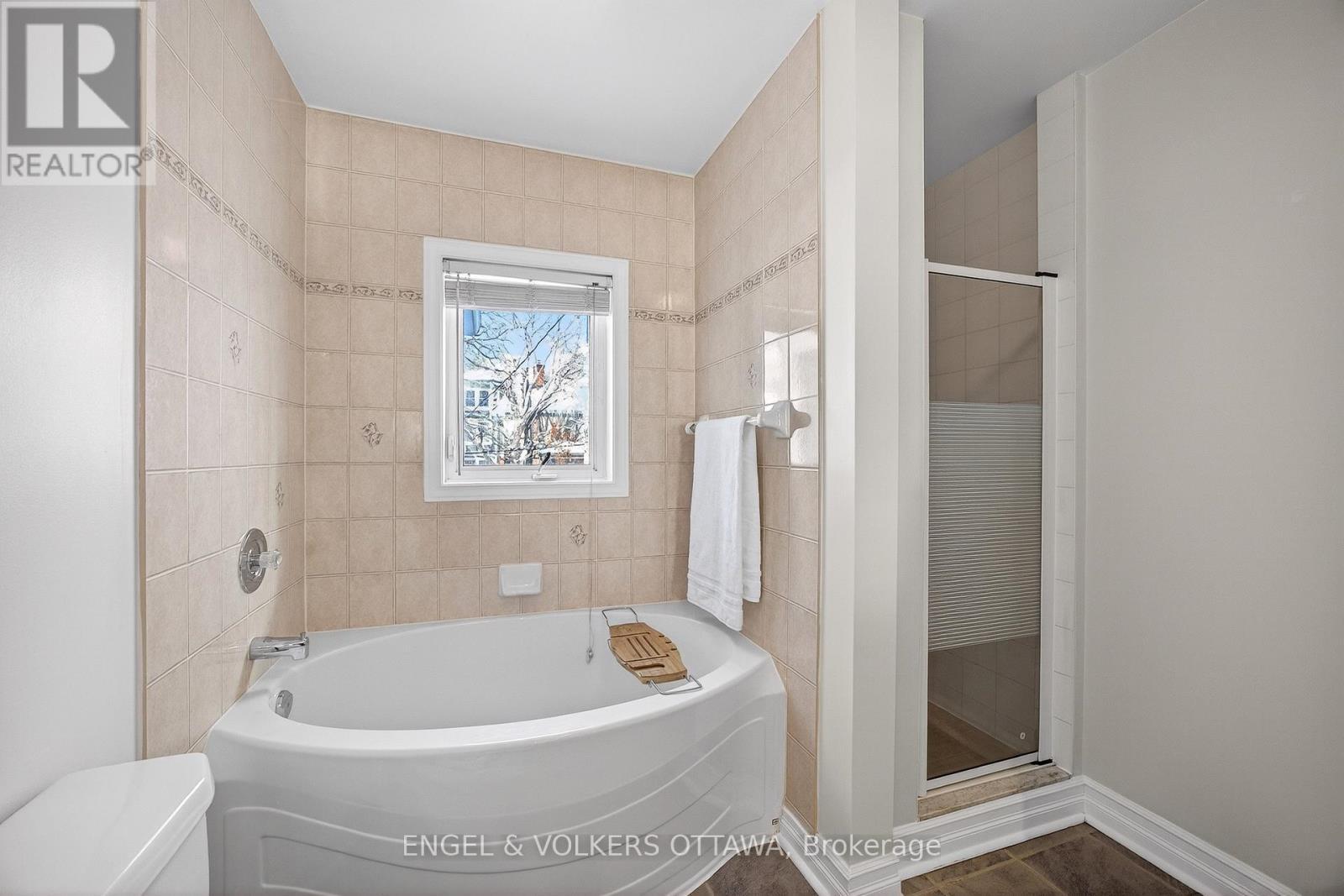 66 Aylmer Avenue, Ottawa, ON - Indoor Photo Showing Bathroom