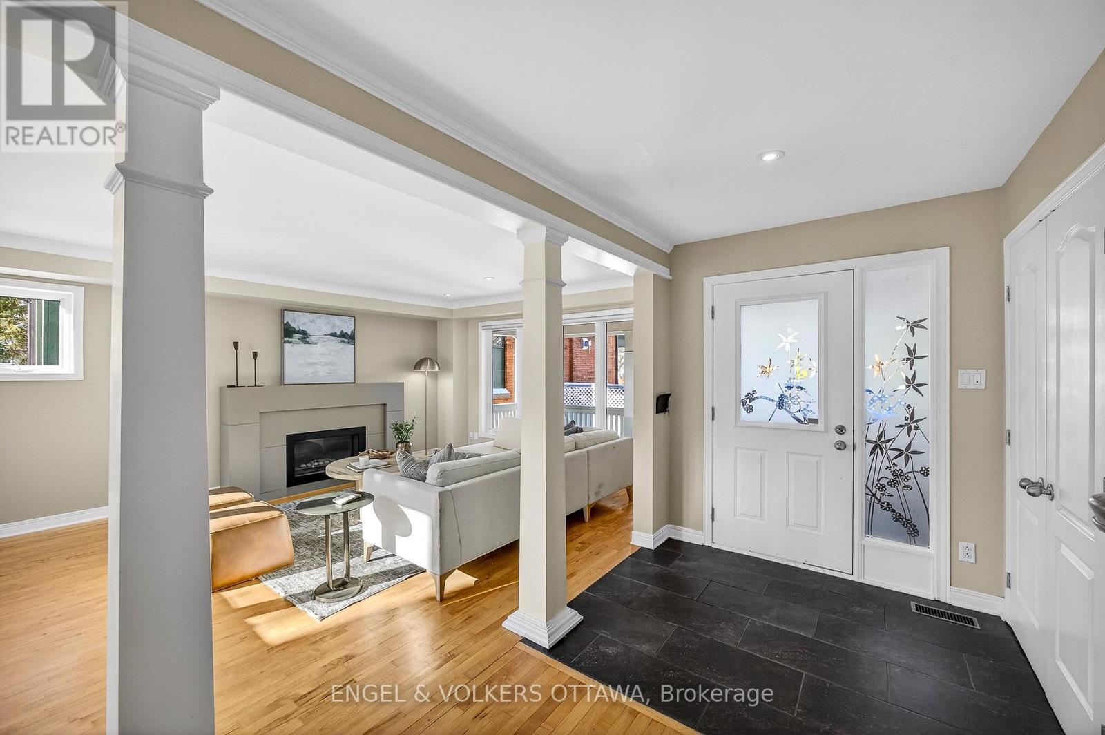 66 Aylmer Avenue, Ottawa, ON - Indoor With Fireplace