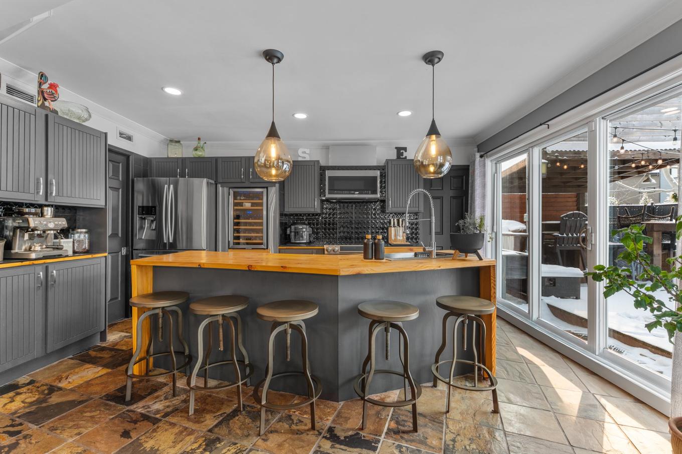 Cuisine - 522 Rue O'Diana, Terrebonne (Lachenaie), QC - Indoor Photo Showing Kitchen With Upgraded Kitchen