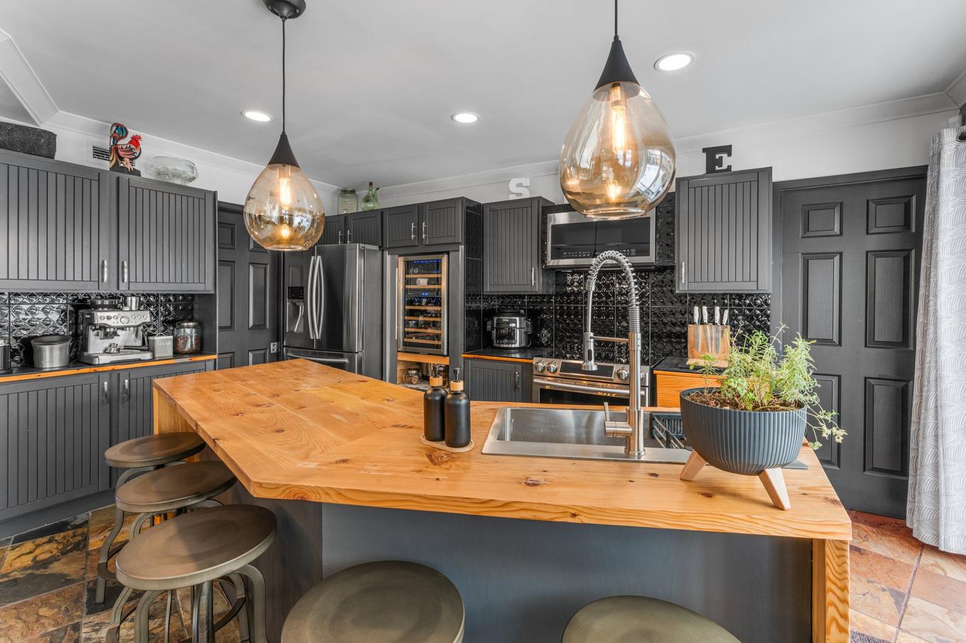 Cuisine - 522 Rue O'Diana, Terrebonne (Lachenaie), QC - Indoor Photo Showing Kitchen With Upgraded Kitchen