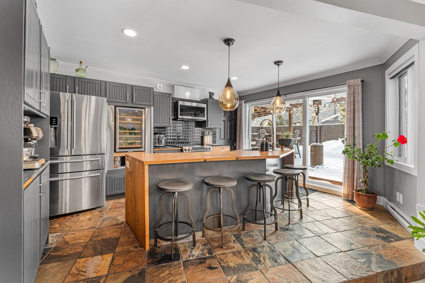 Cuisine - 522 Rue O'Diana, Terrebonne (Lachenaie), QC - Indoor Photo Showing Kitchen With Upgraded Kitchen