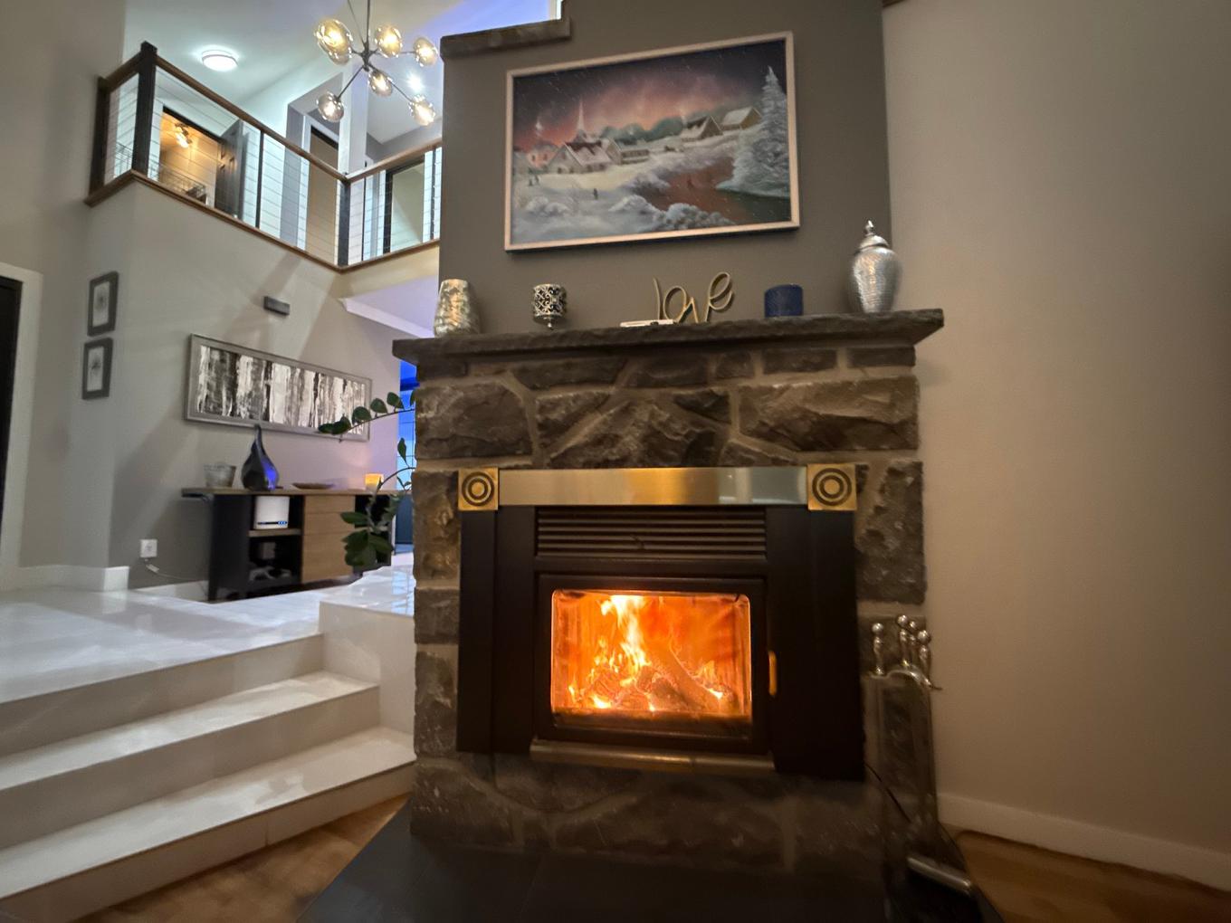 Salon - 522 Rue O'Diana, Terrebonne (Lachenaie), QC - Indoor Photo Showing Other Room With Fireplace