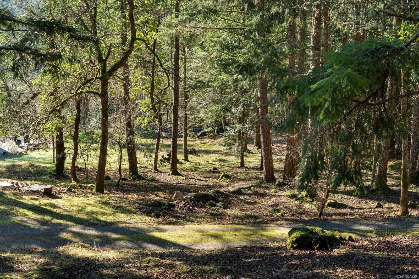 1183-1193 Hillgrove Rd, North Saanich, BC