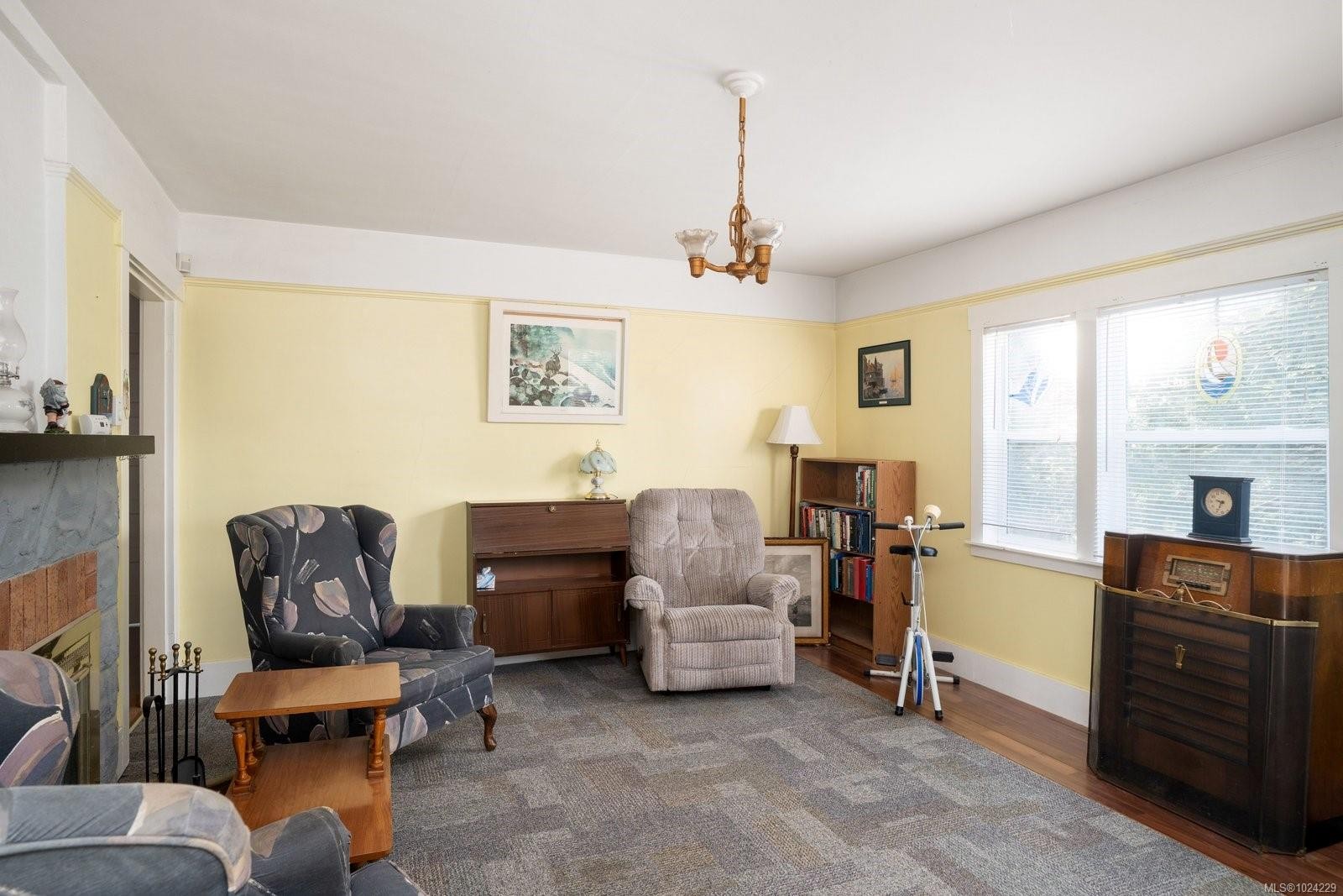 1183-1193 Hillgrove Rd, North Saanich, BC