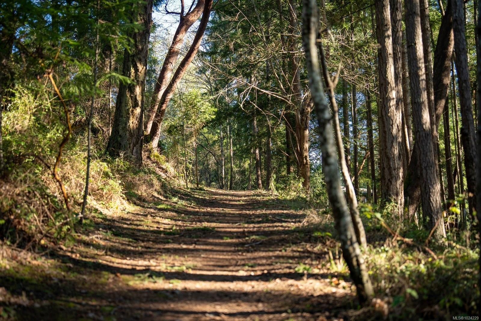 1183-1193 Hillgrove Rd, North Saanich, BC