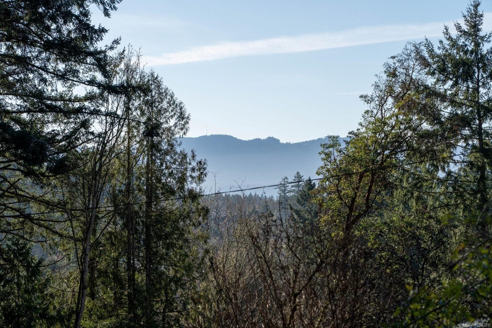 1183-1193 Hillgrove Rd, North Saanich, BC