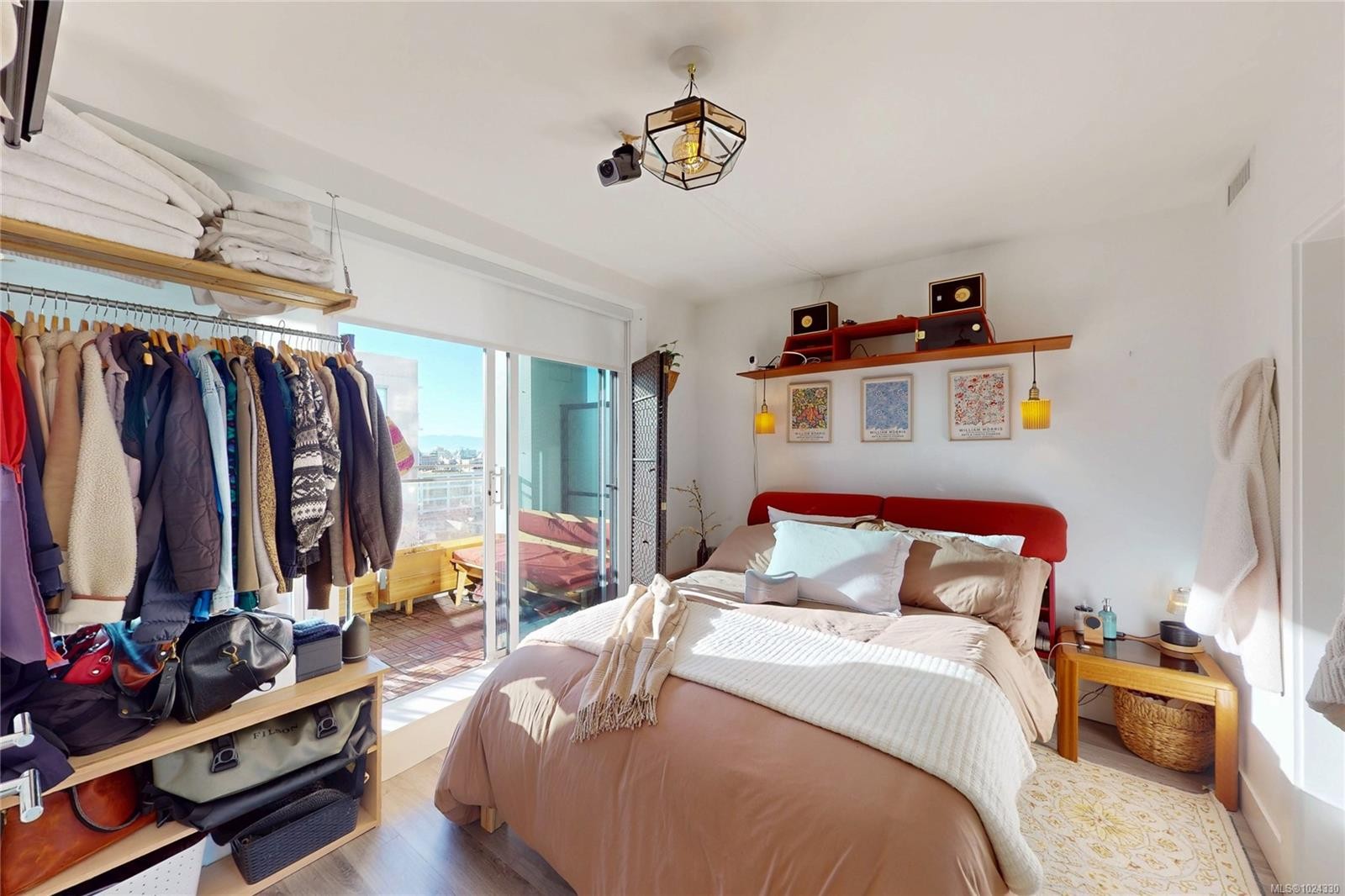 1108-777 Herald St, Victoria, BC - Indoor Photo Showing Bedroom