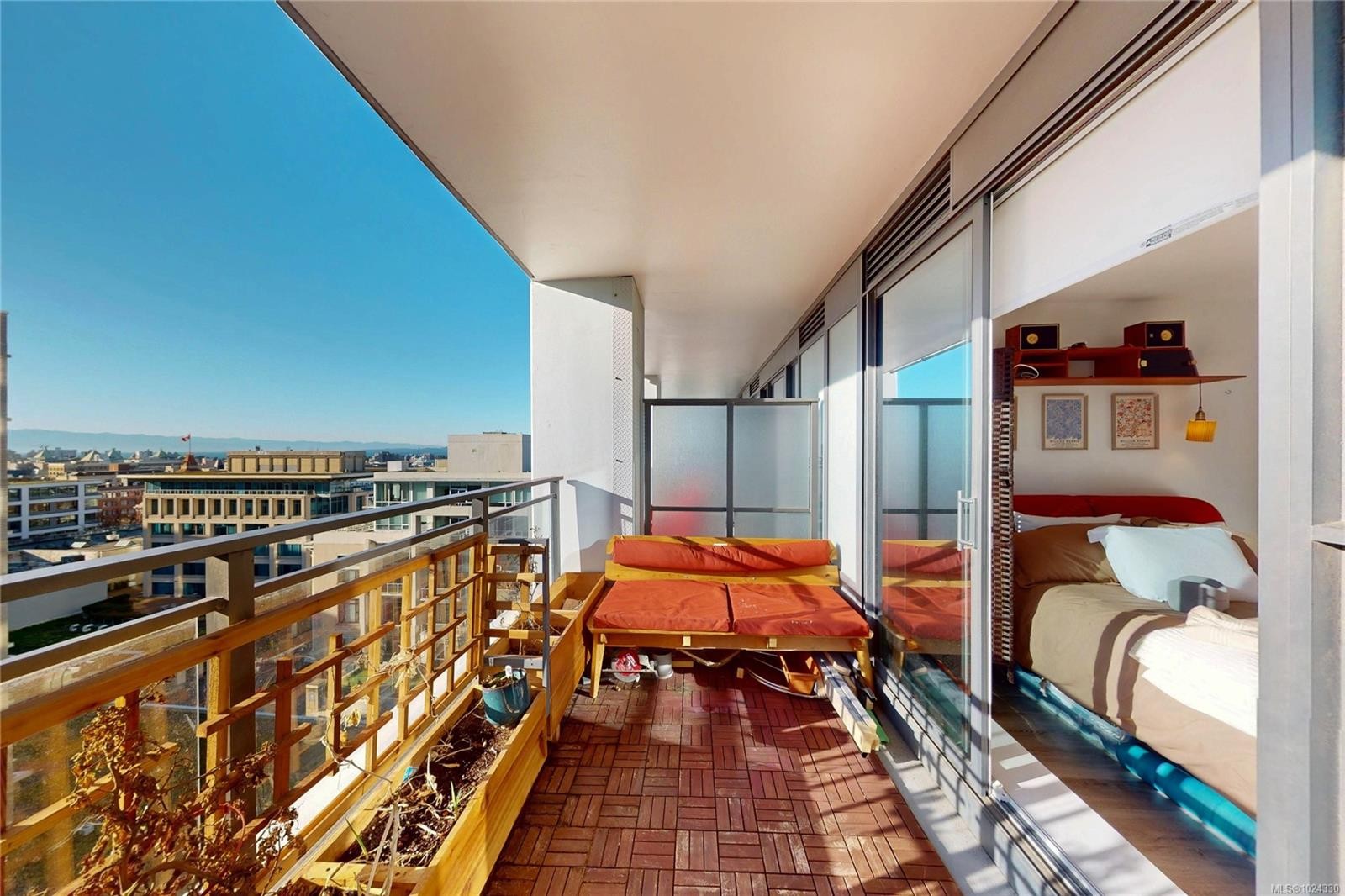 1108-777 Herald St, Victoria, BC - With Exterior