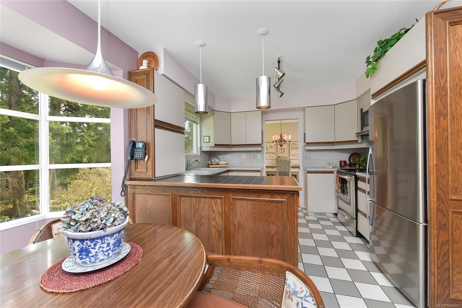 4911 Sea Ridge Dr, Saanich, BC