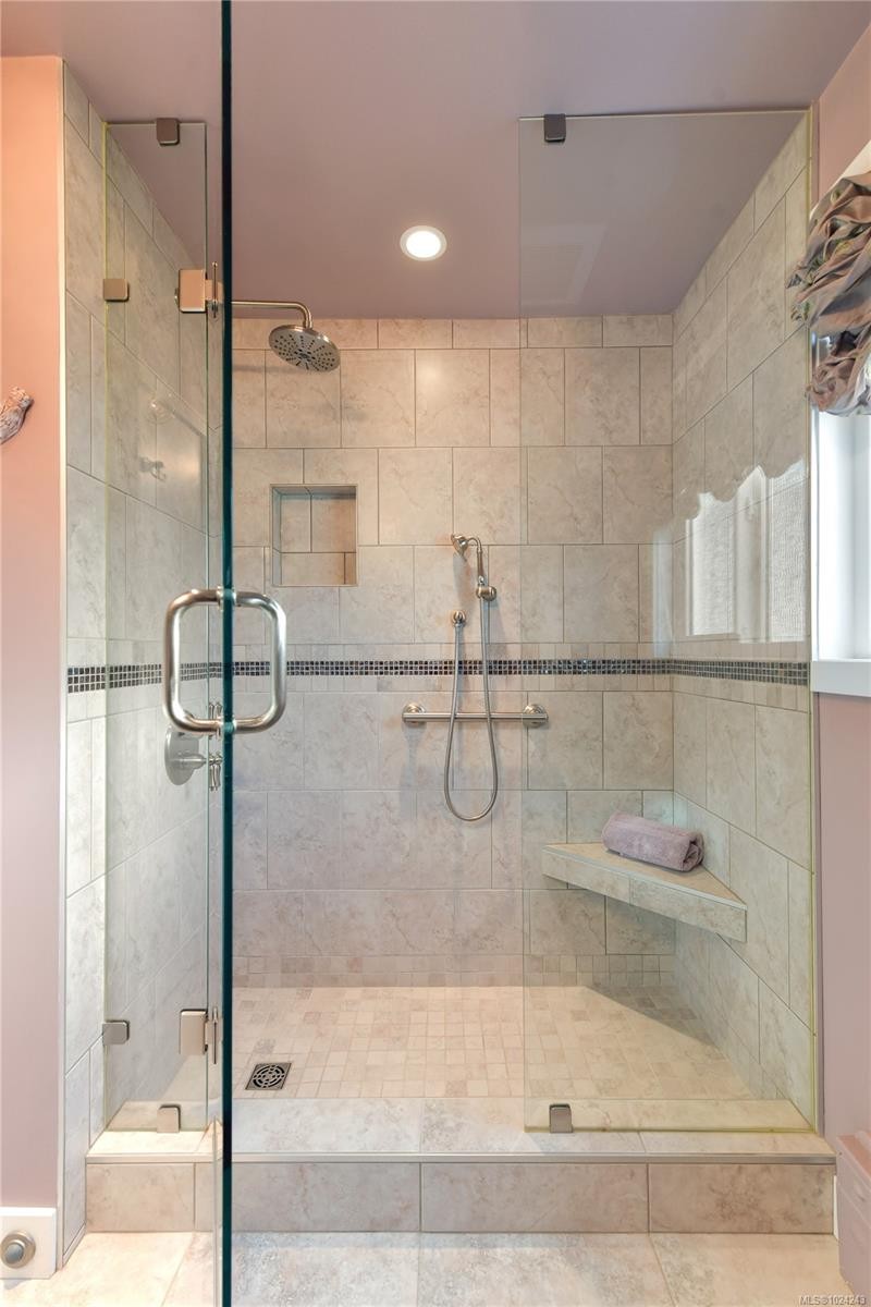 4911 Sea Ridge Dr, Saanich, BC