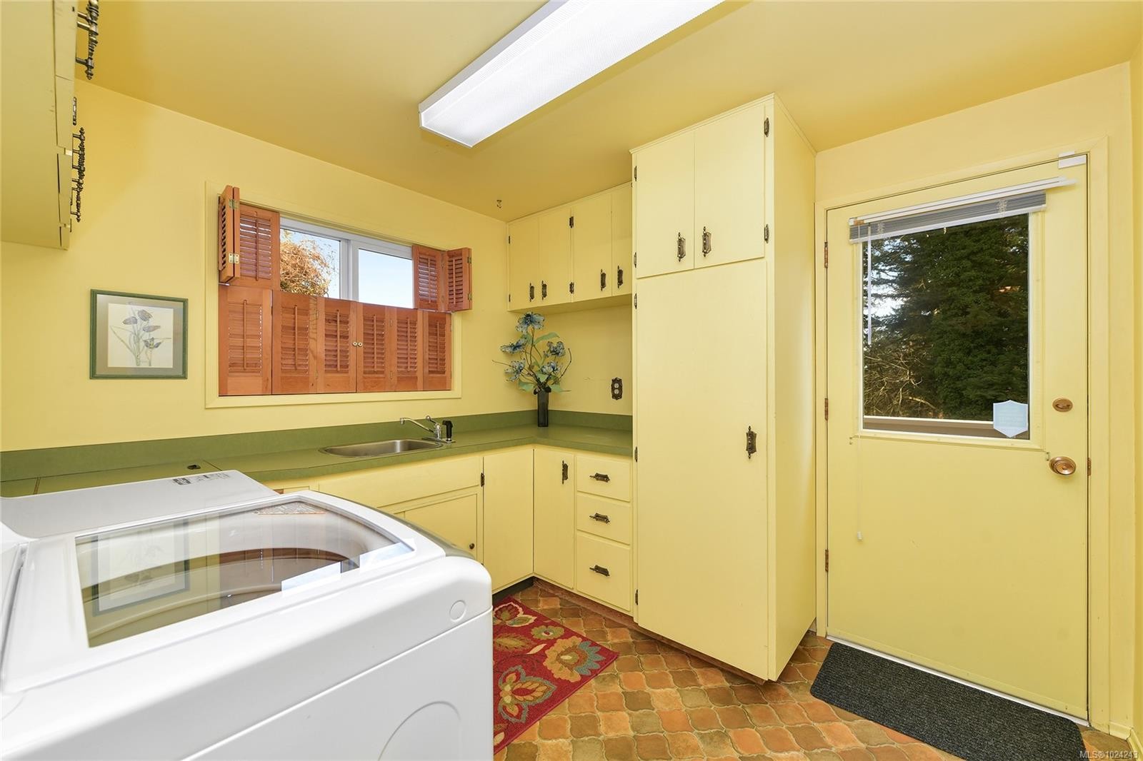 4911 Sea Ridge Dr, Saanich, BC