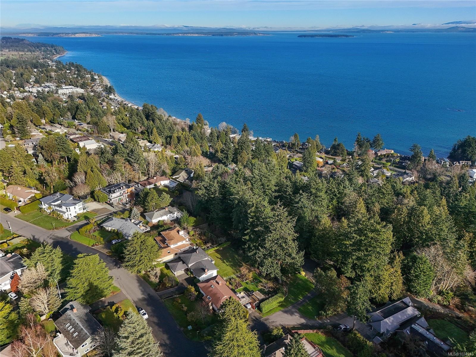 4911 Sea Ridge Dr, Saanich, BC