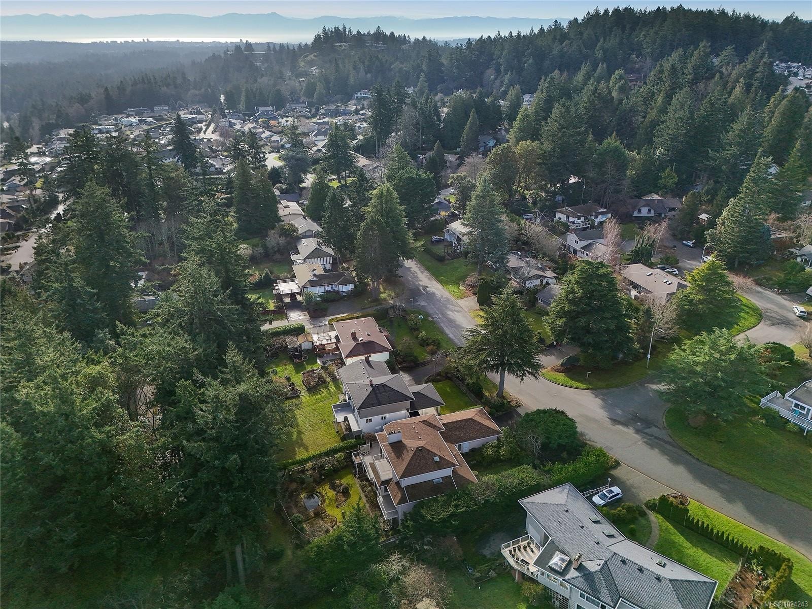 4911 Sea Ridge Dr, Saanich, BC