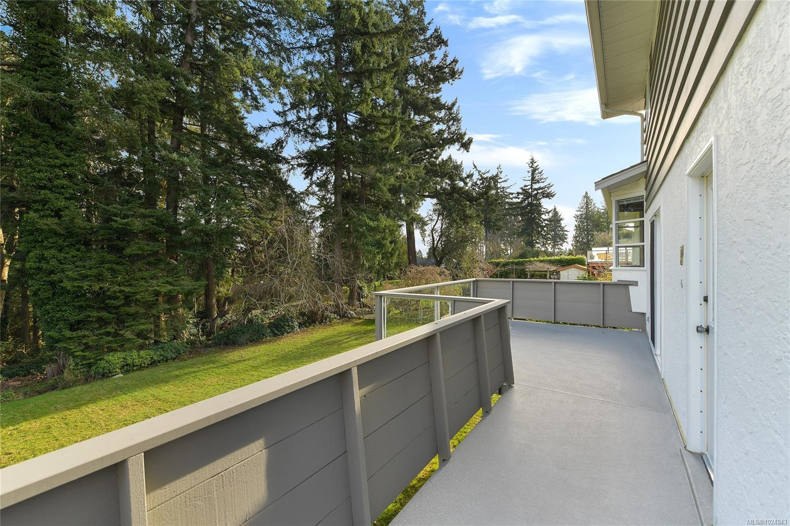 4911 Sea Ridge Dr, Saanich, BC