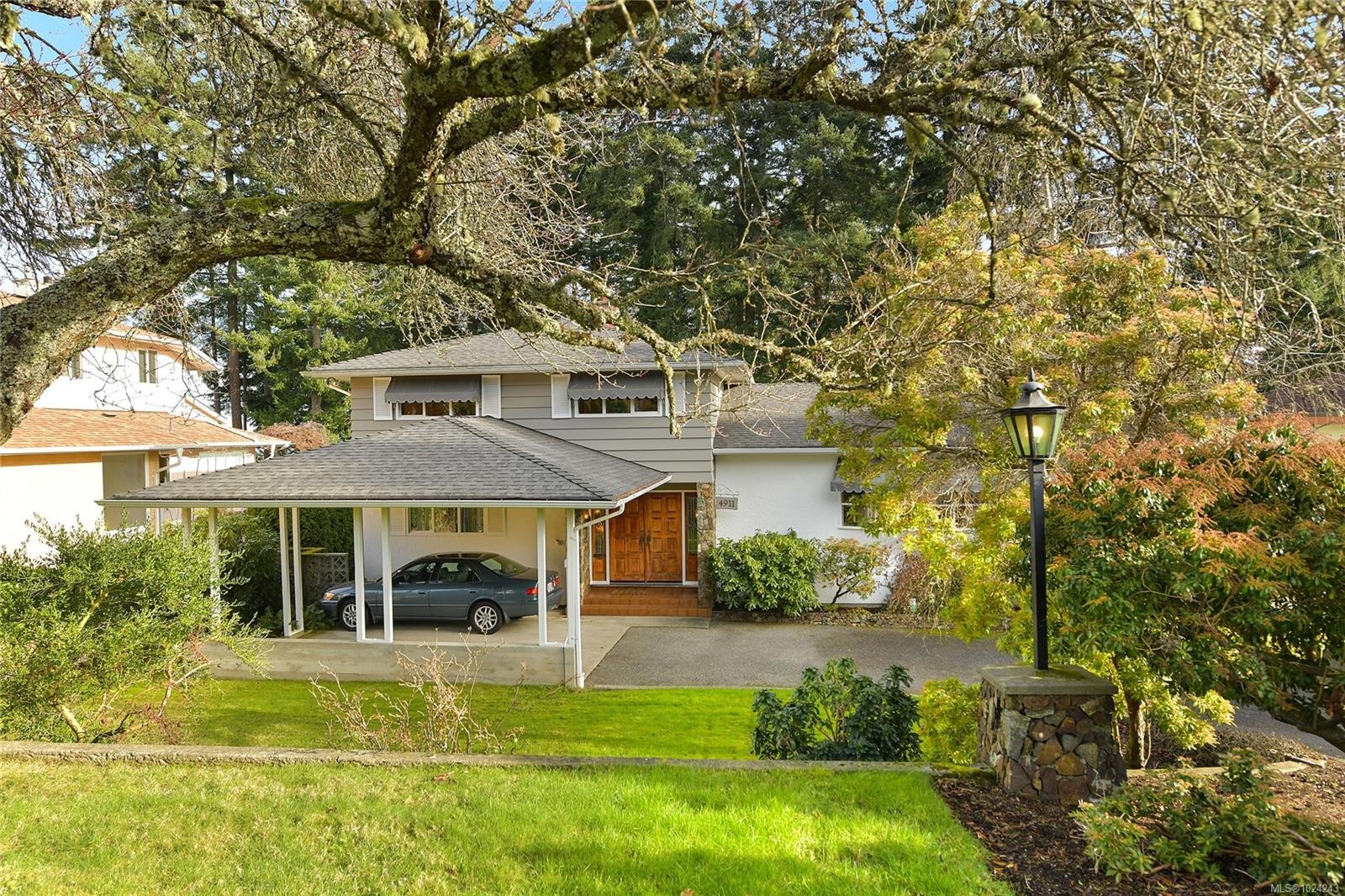 4911 Sea Ridge Dr, Saanich, BC