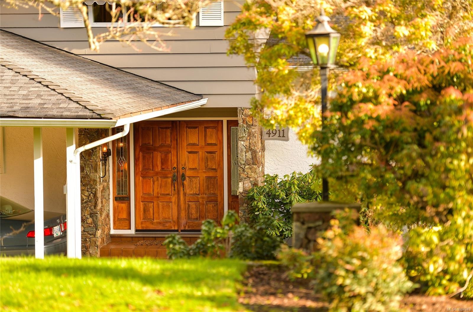 4911 Sea Ridge Dr, Saanich, BC