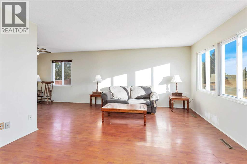 48 Halladay Avenue, Red Deer, AB - Indoor Photo Showing Living Room