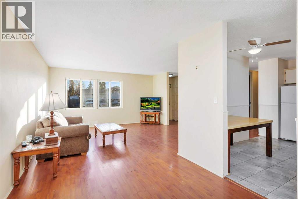48 Halladay Avenue, Red Deer, AB - Indoor Photo Showing Living Room