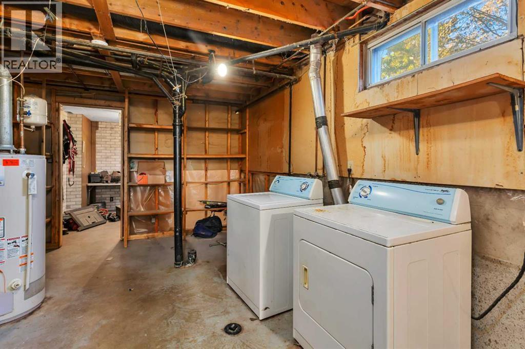 48 Halladay Avenue, Red Deer, AB - Indoor Photo Showing Laundry Room