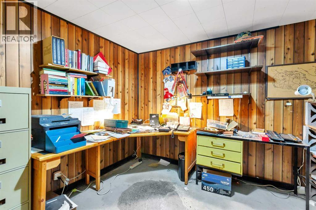 48 Halladay Avenue, Red Deer, AB - Indoor