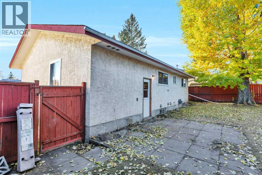 48 Halladay Avenue, Red Deer, AB - Outdoor With Exterior