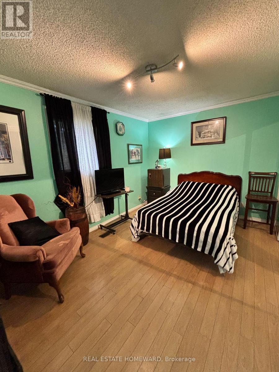 35 Bleeker Avenue, Quinte West, ON - Indoor Photo Showing Bedroom