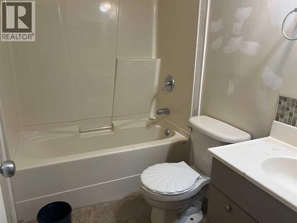 893 Timberline, Fort Mcmurray, AB - Indoor Photo Showing Bathroom