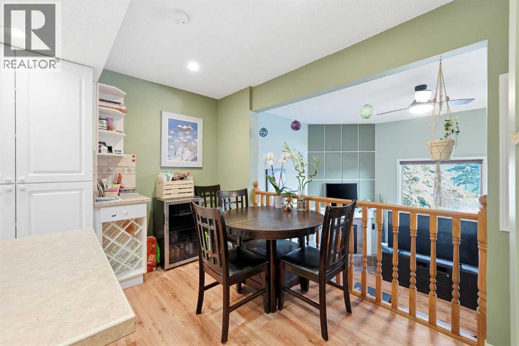 23, 1225 Railway Avenue, Canmore, AB - Indoor Photo Showing Dining Room