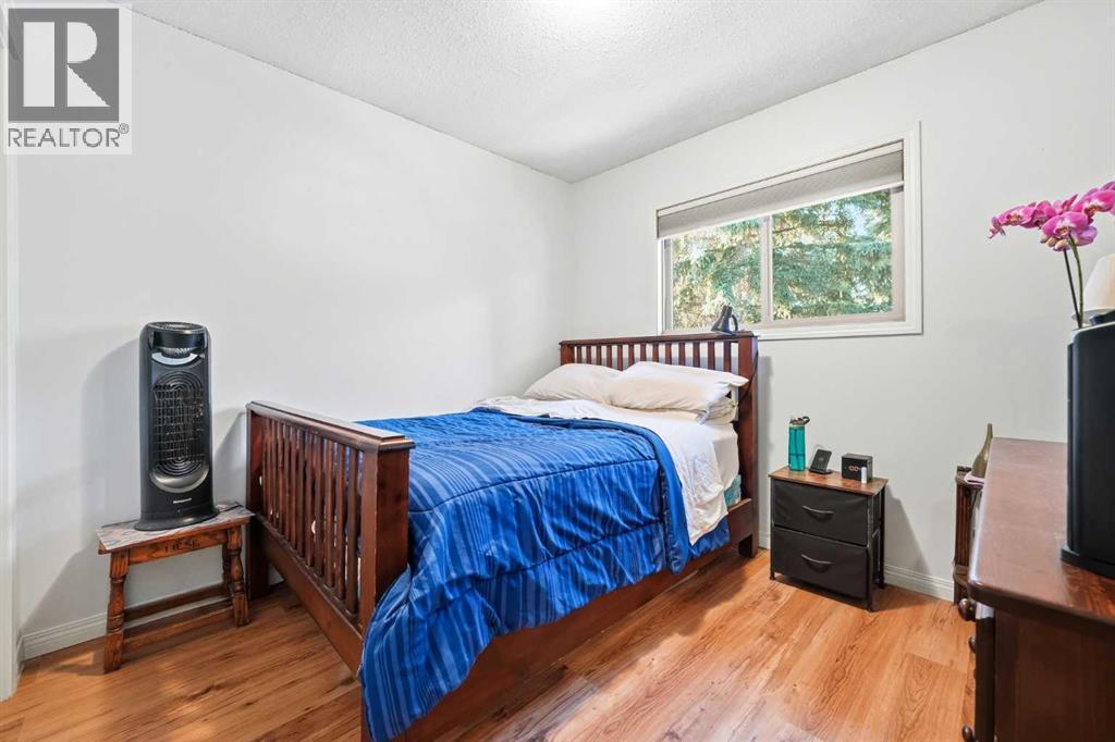 23, 1225 Railway Avenue, Canmore, AB - Indoor Photo Showing Bedroom